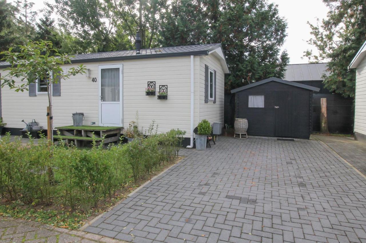 Sfeervol Chalet Op De Veluwe Putten Esterno foto