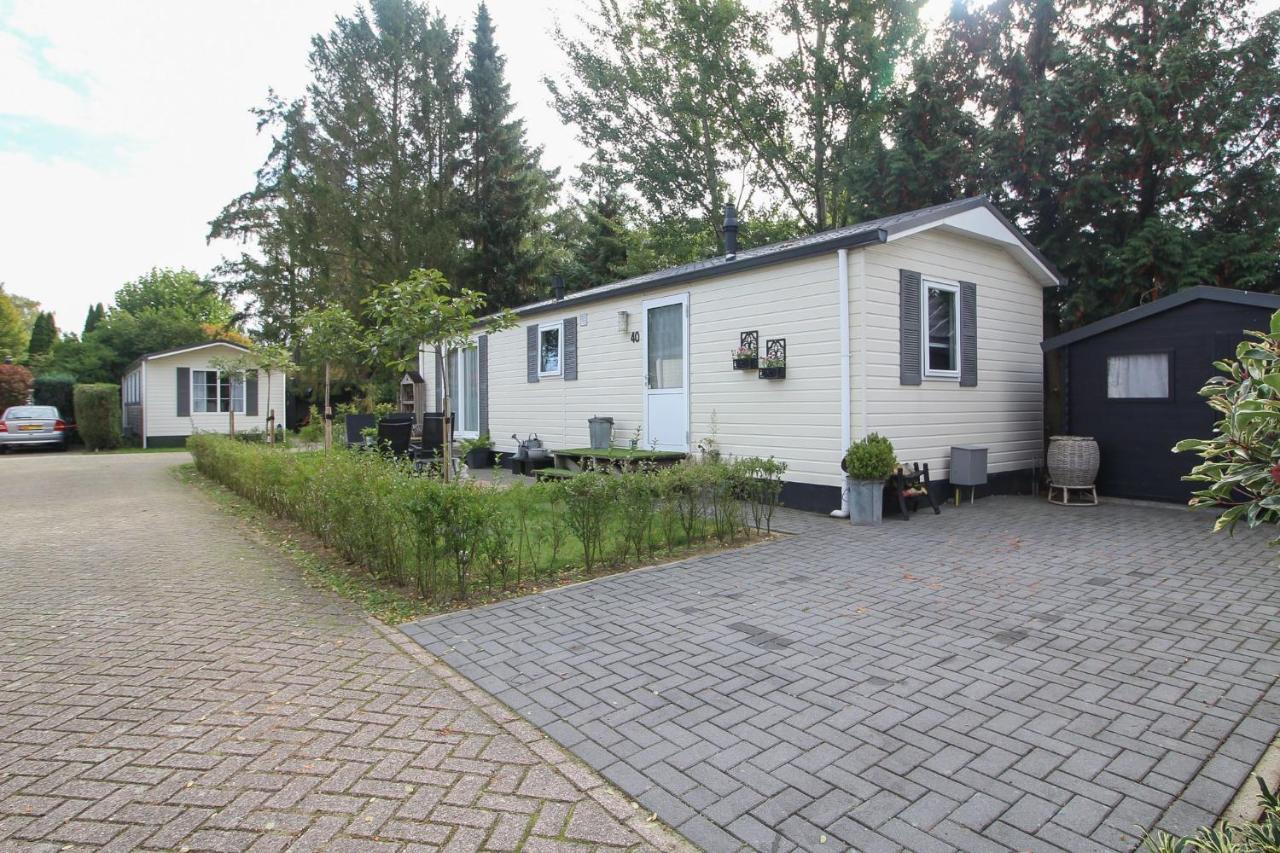 Sfeervol Chalet Op De Veluwe Putten Esterno foto