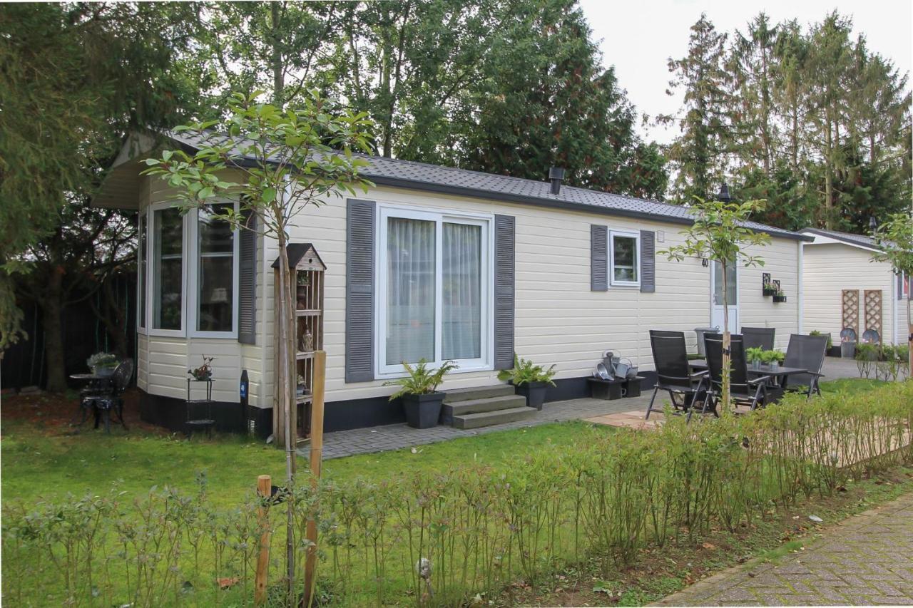 Sfeervol Chalet Op De Veluwe Putten Esterno foto
