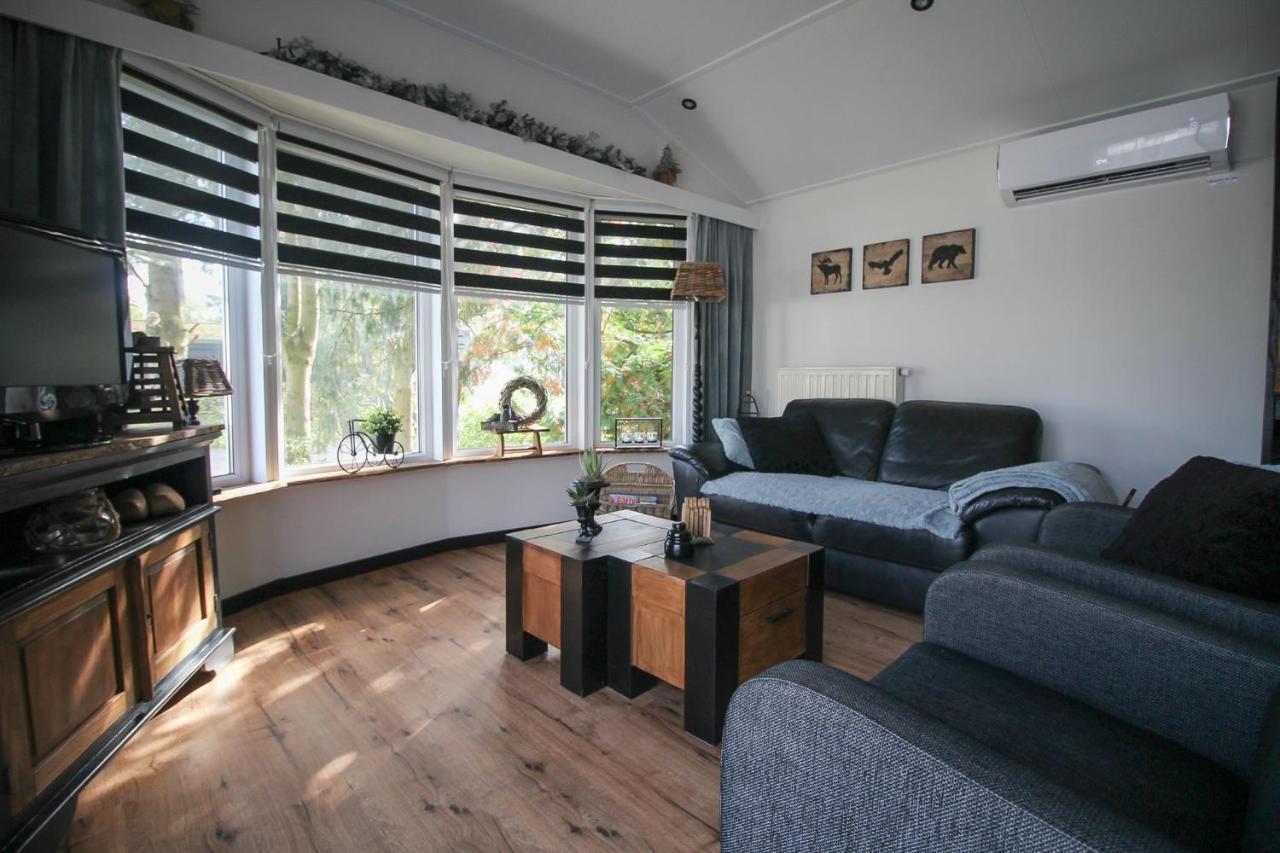 Sfeervol Chalet Op De Veluwe Putten Esterno foto