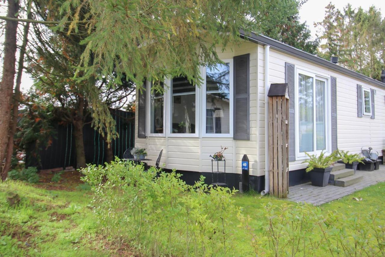 Sfeervol Chalet Op De Veluwe Putten Esterno foto