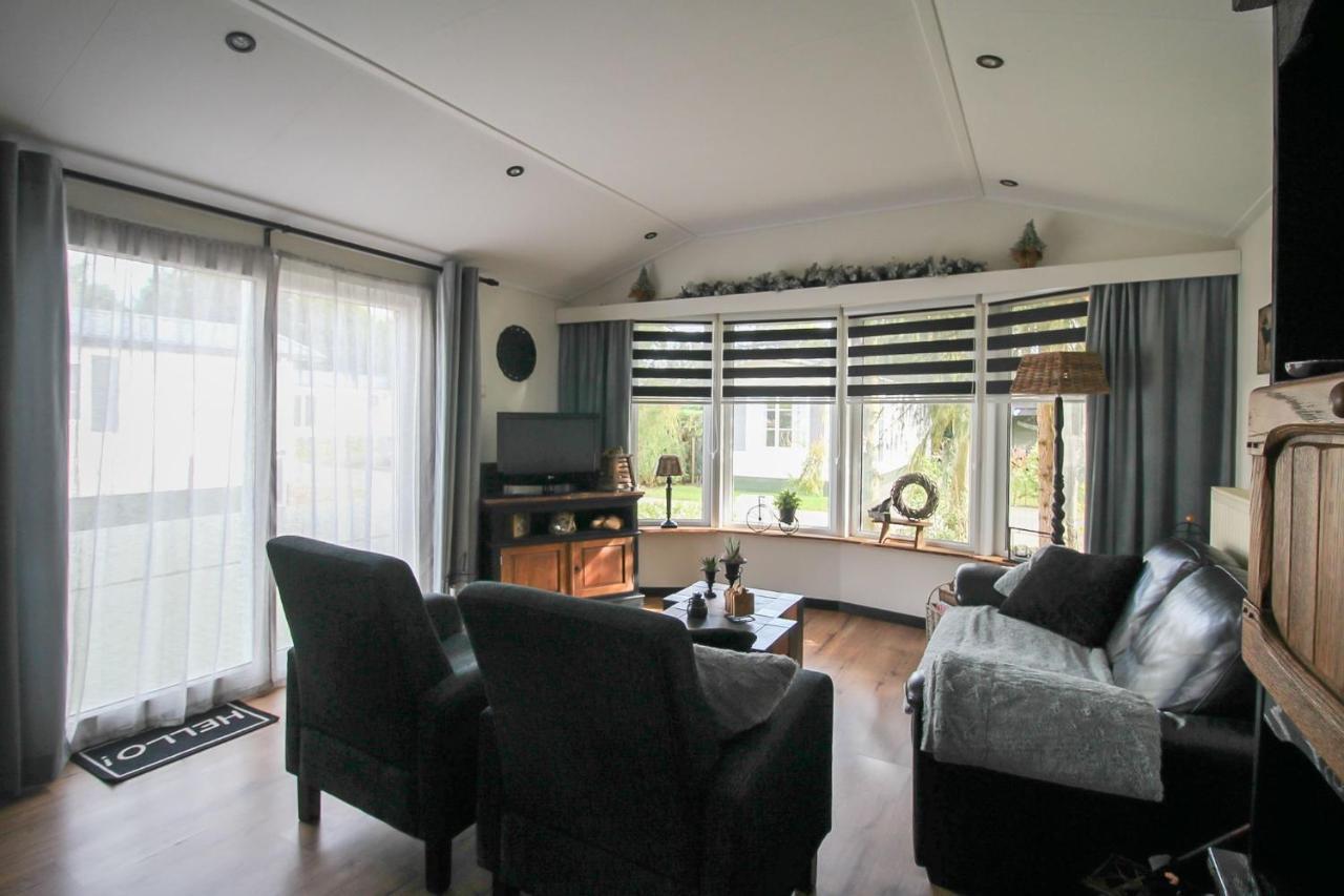 Sfeervol Chalet Op De Veluwe Putten Esterno foto
