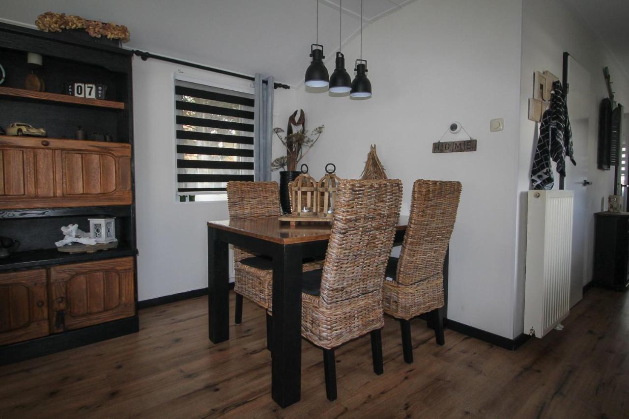Sfeervol Chalet Op De Veluwe Putten Esterno foto