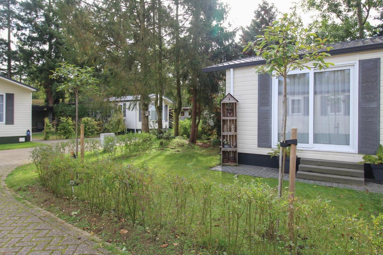Sfeervol Chalet Op De Veluwe Putten Esterno foto